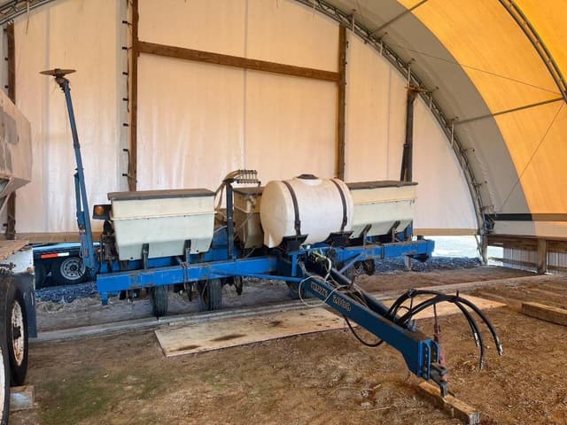 Image of Kinze 2000 equipment image 1