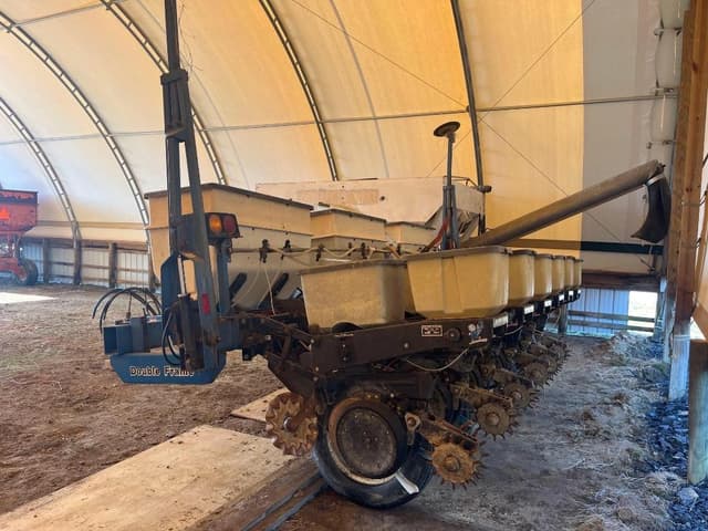 Image of Kinze 2000 equipment image 2