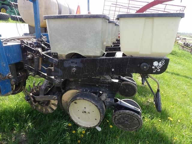 Image of Kinze 2000 equipment image 4