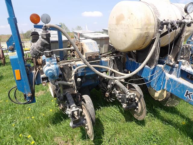 Image of Kinze 2000 equipment image 2