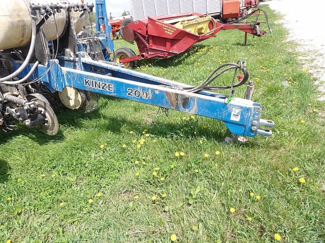 Image of Kinze 2000 equipment image 1