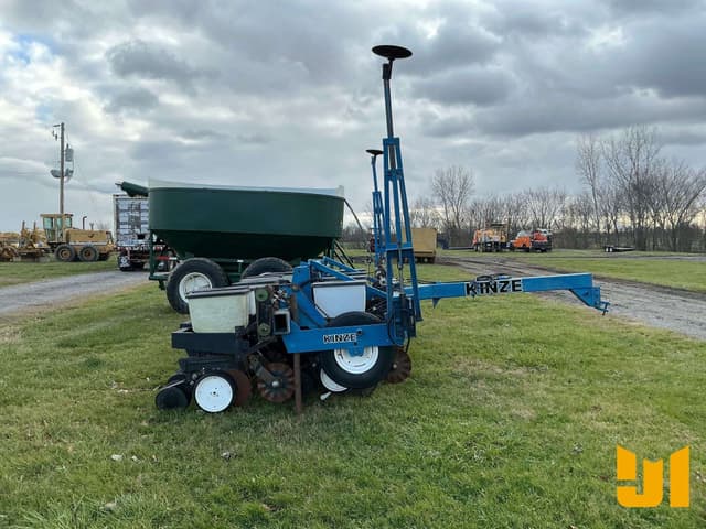 Image of Kinze 2000 equipment image 3
