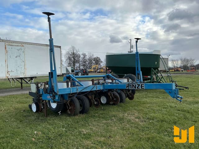 Image of Kinze 2000 equipment image 2