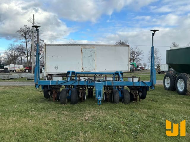 Image of Kinze 2000 equipment image 1