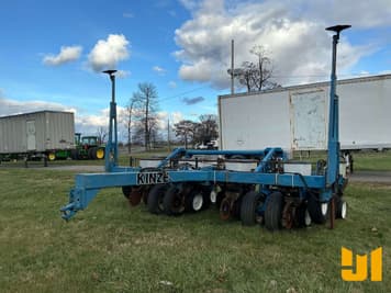 Main image Kinze 2000