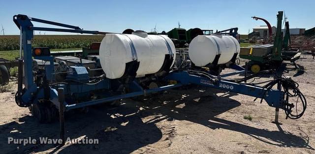 Image of Kinze 2000 equipment image 2