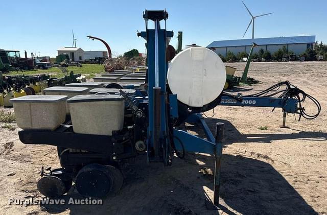 Image of Kinze 2000 equipment image 3