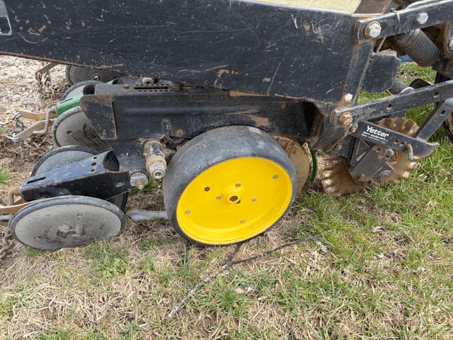 Image of Kinze 2000 equipment image 4