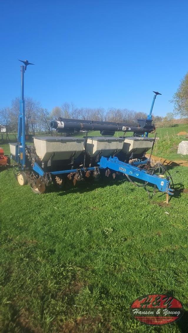 Kinze 2000 Equipment Image0