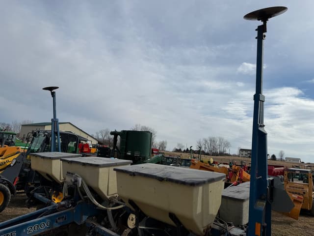 Image of Kinze 2000 equipment image 4