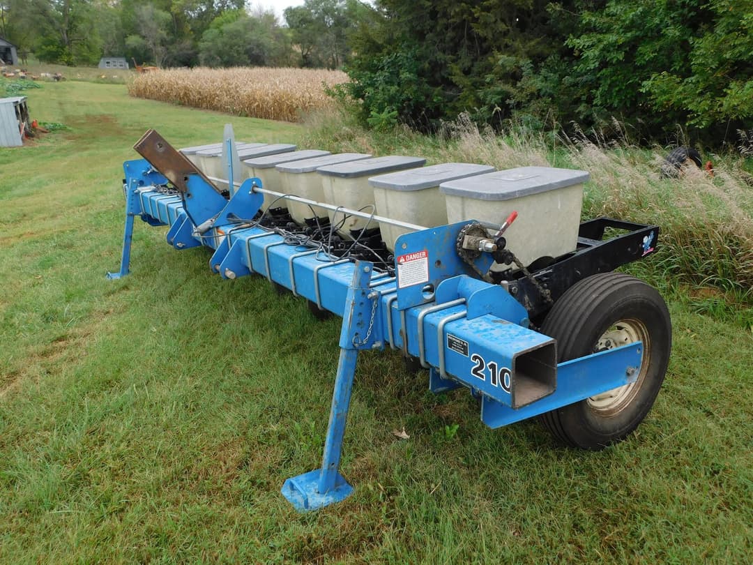Image of Kinze 2100 Image 0