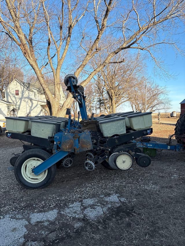 Image of Kinze 2200 equipment image 4