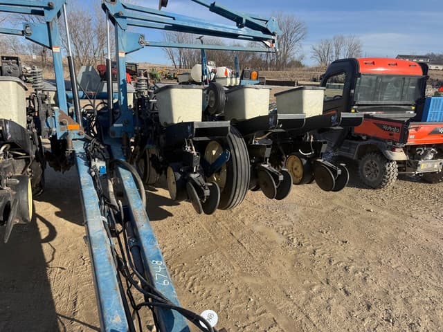 Image of Kinze 2200 equipment image 4