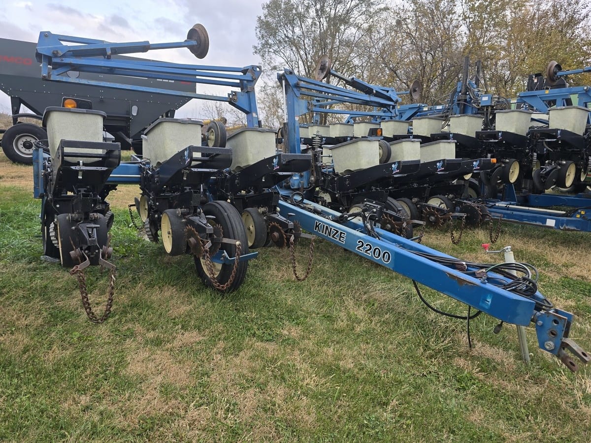 Main image Kinze 2200