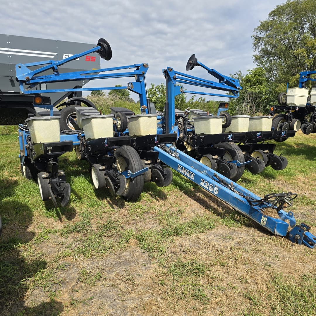 Image of Kinze 2200 Image 1