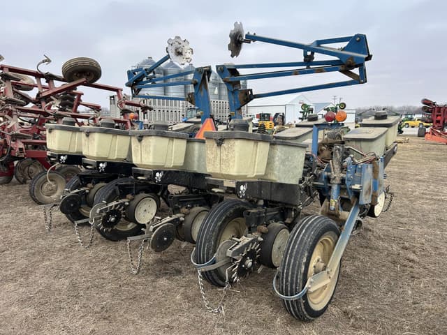 Image of Kinze 2200 equipment image 3