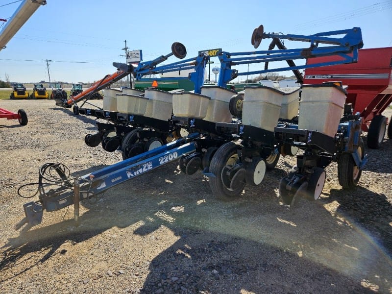 Main image Kinze 2200