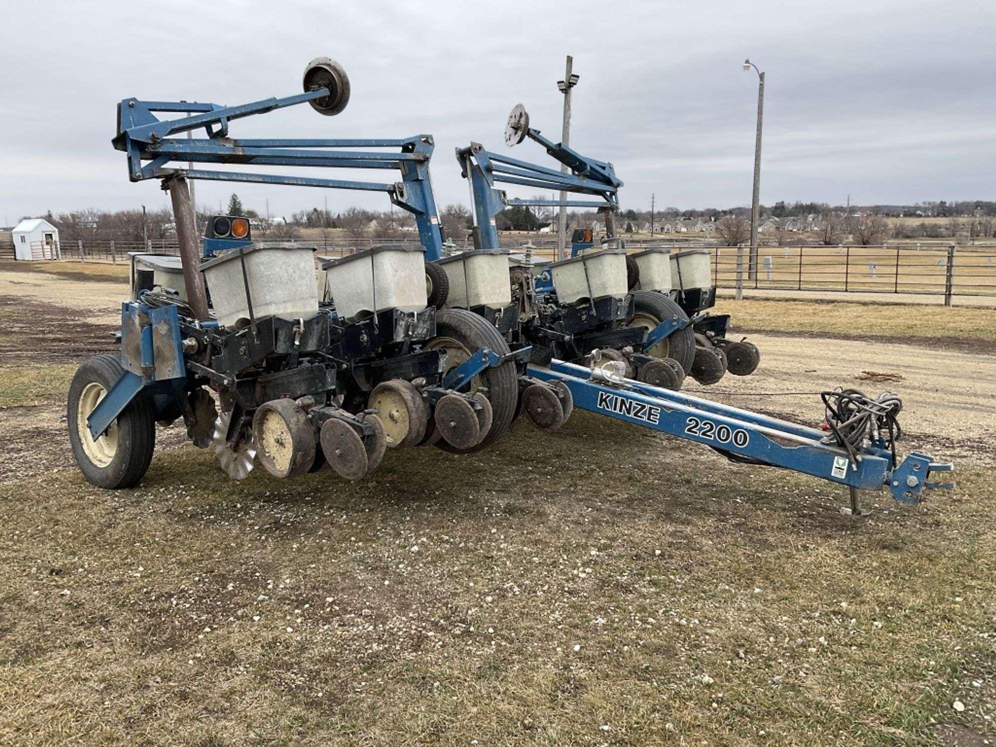 Main image Kinze 2200