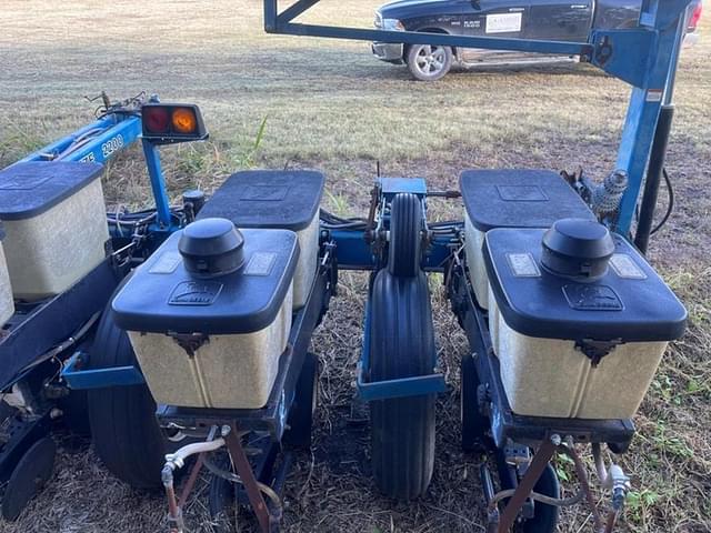 Image of Kinze 2200 equipment image 4