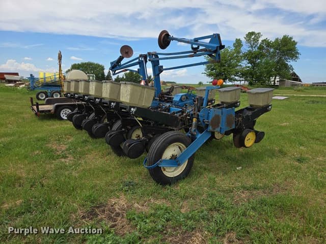 Image of Kinze 2200 equipment image 4