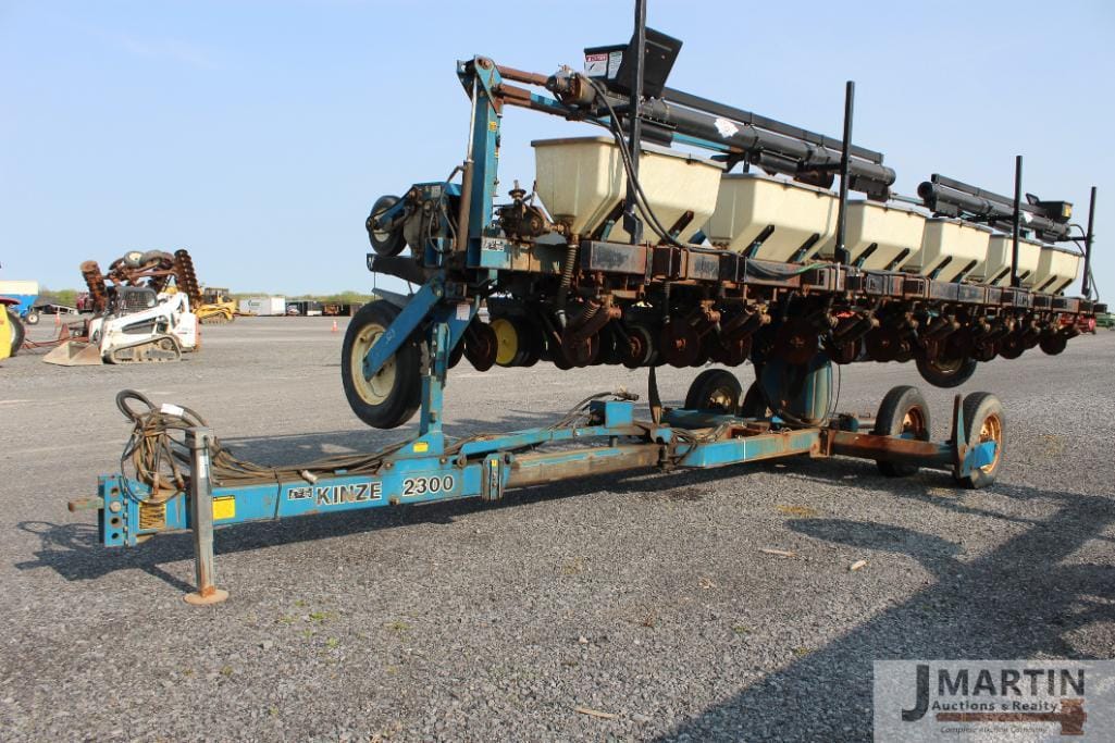 Main image Kinze 2300