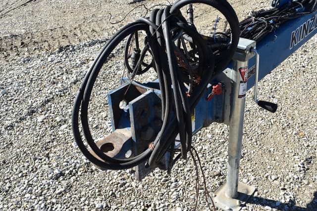 Image of Kinze 2300 equipment image 4