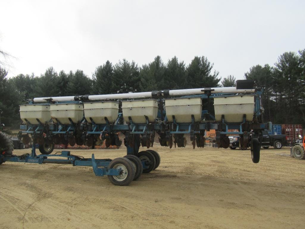 Main image Kinze 2300