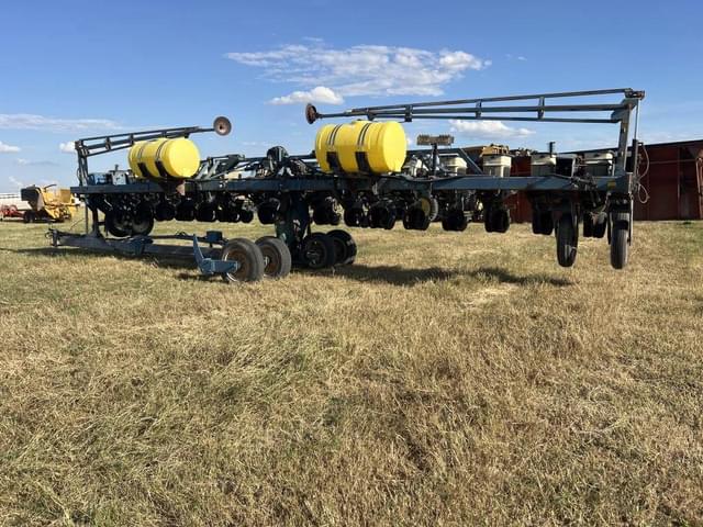 Image of Kinze 2300 equipment image 2