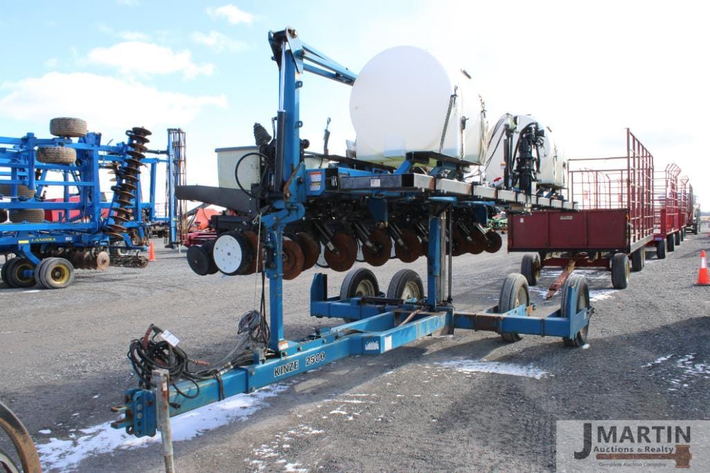 Main image Kinze 2500