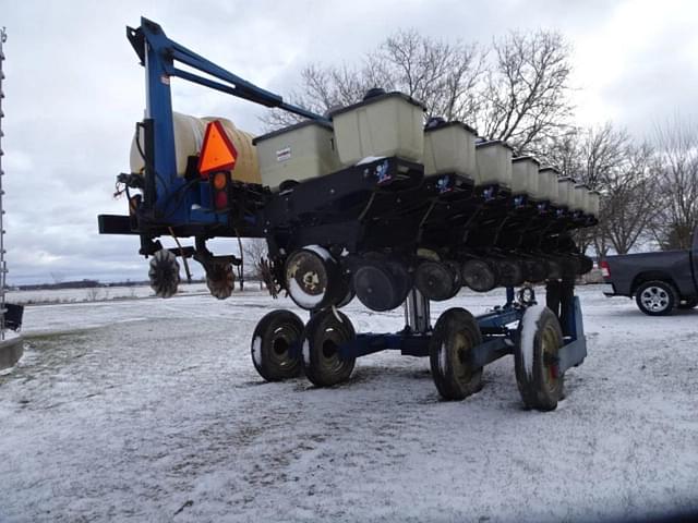 Image of Kinze 2500 equipment image 3