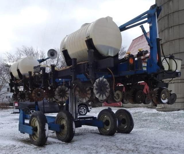 Image of Kinze 2500 equipment image 2