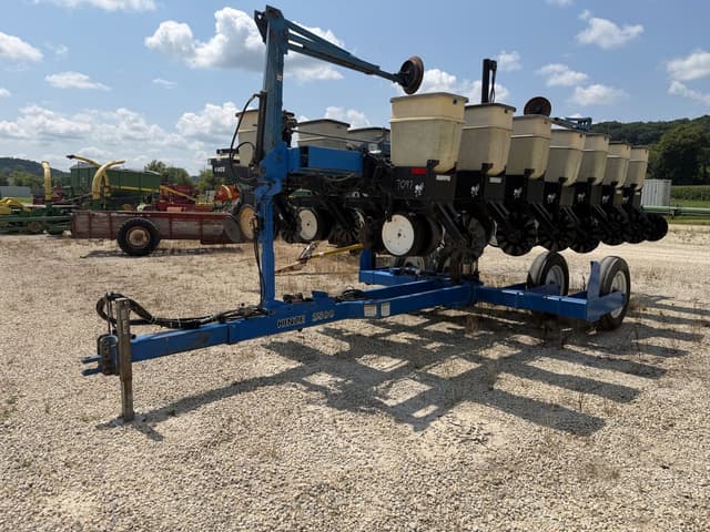Image of Kinze 2500 equipment image 3