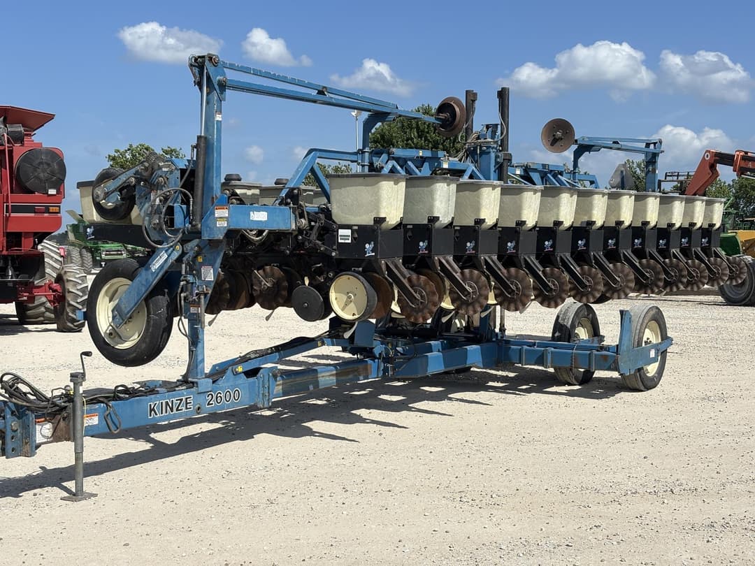 Image of Kinze 2600 Primary image