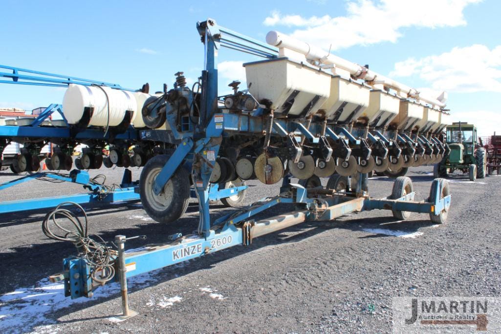 Main image Kinze 2600