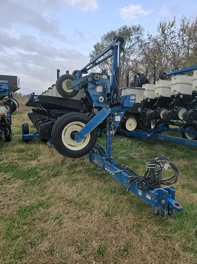 Image of Kinze 2600 equipment image 1