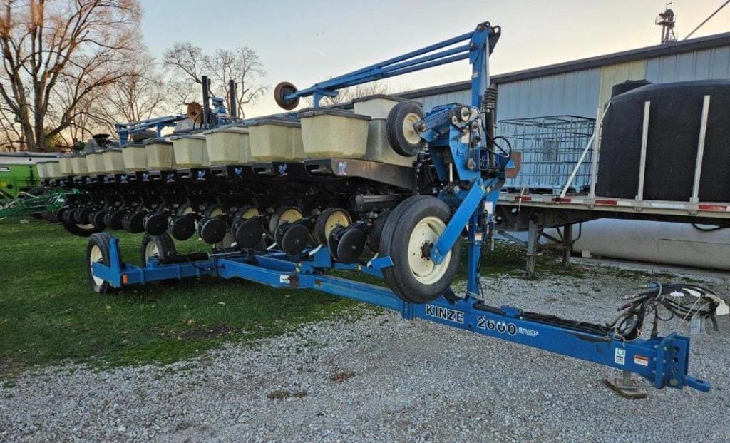 Main image Kinze 2600