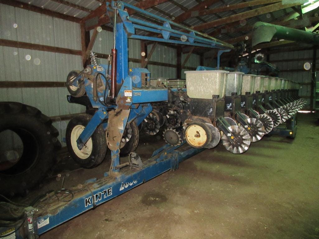Main image Kinze 2600