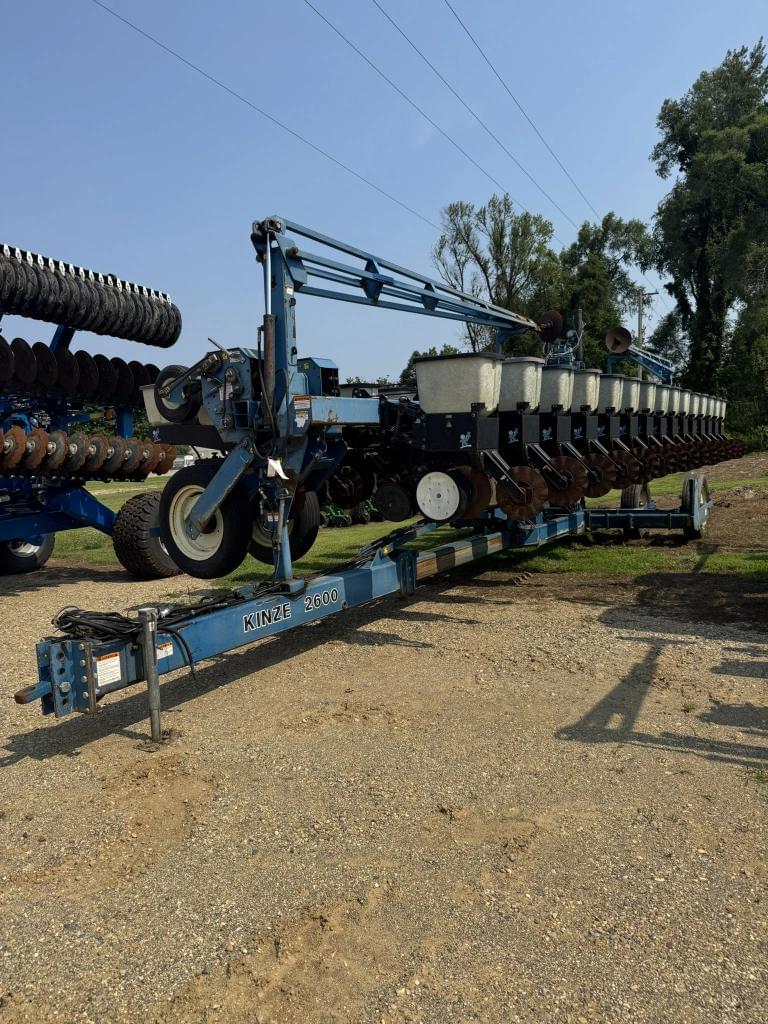 Image of Kinze 2600 Primary image