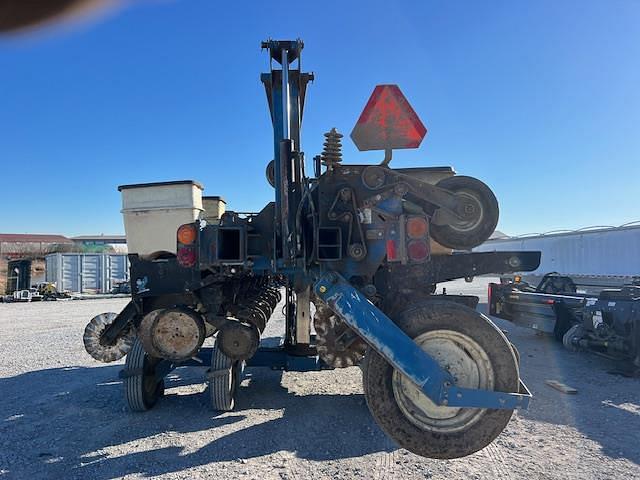 Image of Kinze 2600 equipment image 3