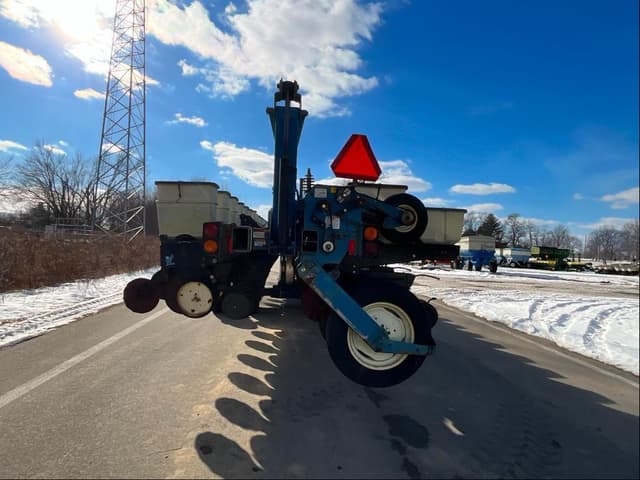Image of Kinze 2600 equipment image 3