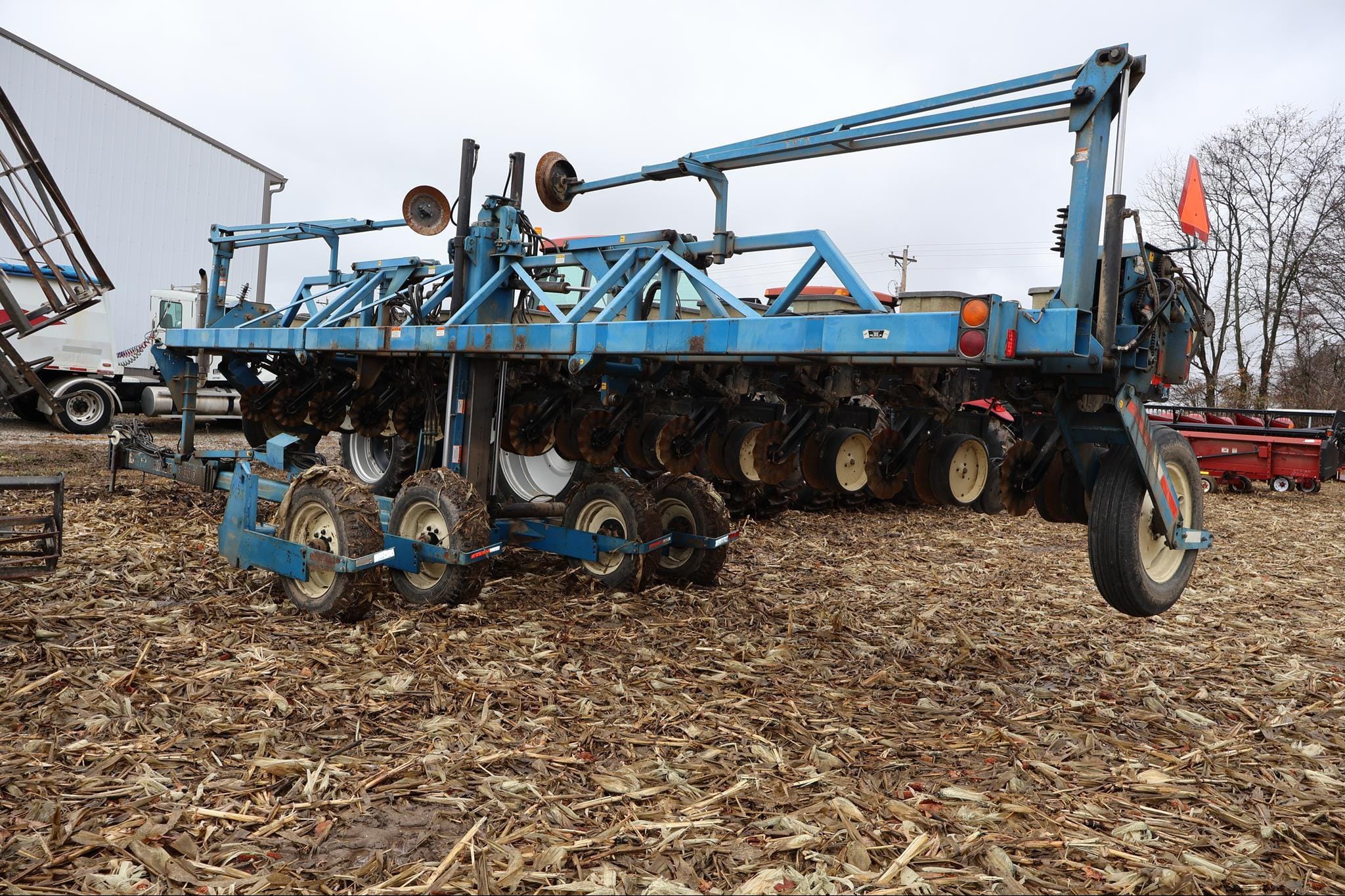 Kinze 2600 Equipment Image0