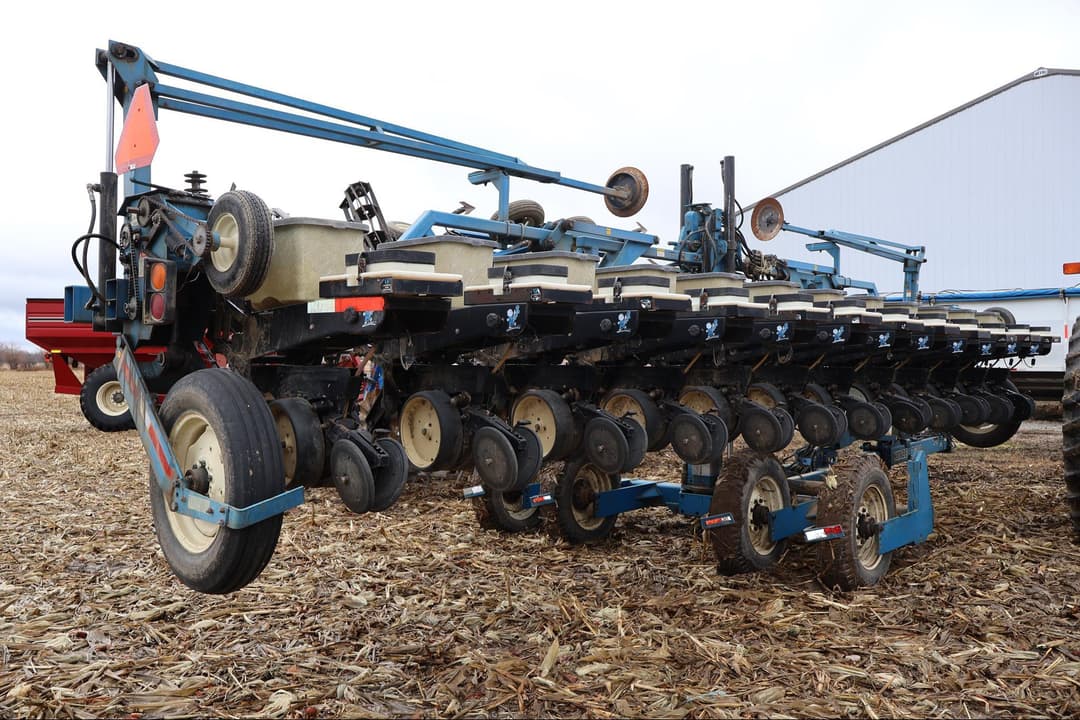 Image of Kinze 2600 Image 1