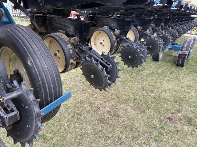 Image of Kinze 2600 equipment image 1