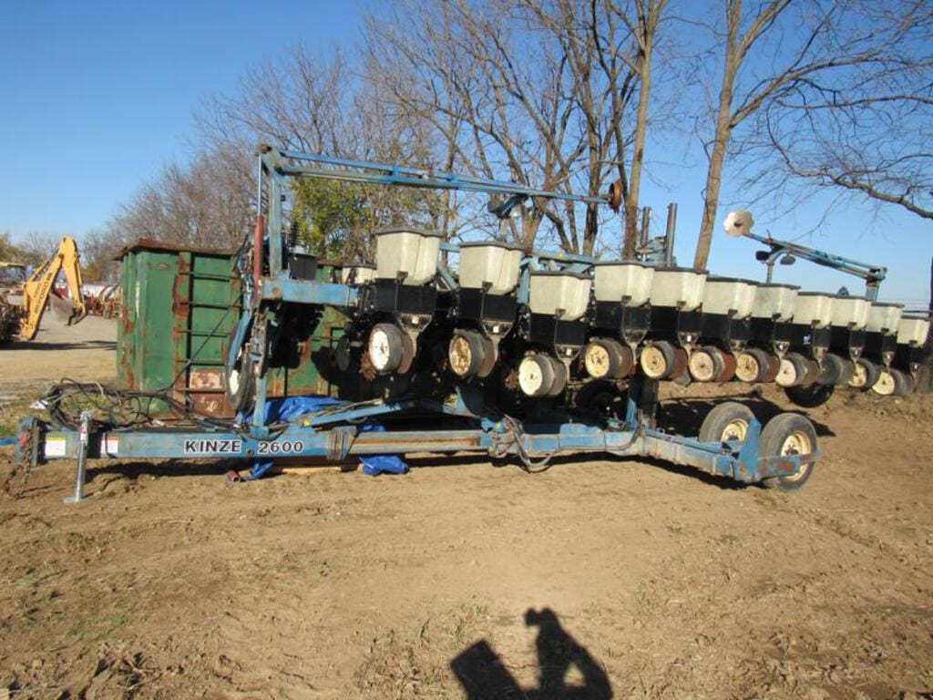 Main image Kinze 2600