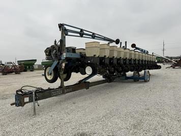 Main image Kinze 2600