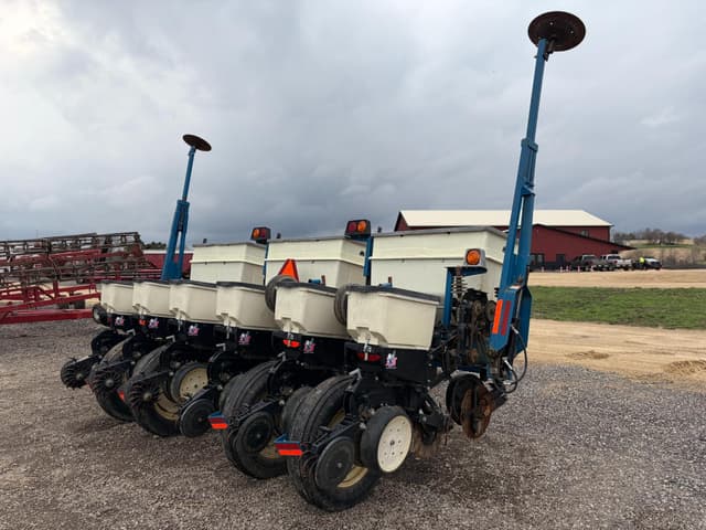 Image of Kinze 3000 equipment image 2