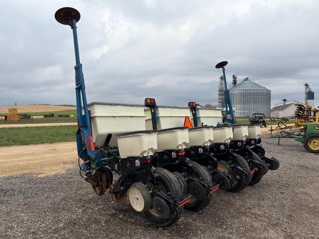 Image of Kinze 3000 equipment image 1