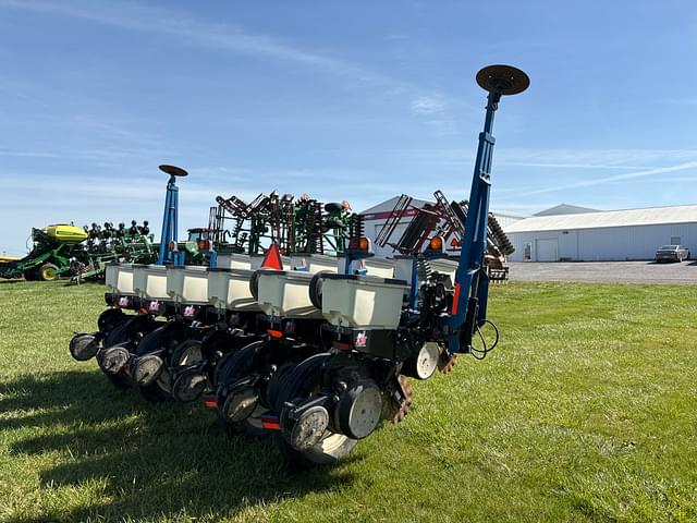 Image of Kinze 3000 equipment image 2