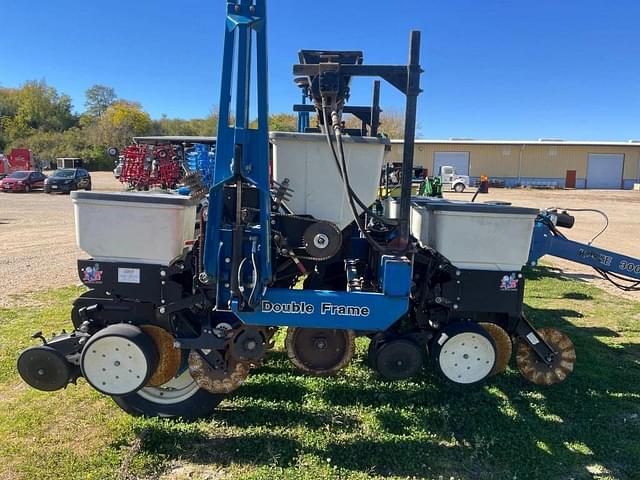 Image of Kinze 3000 equipment image 3