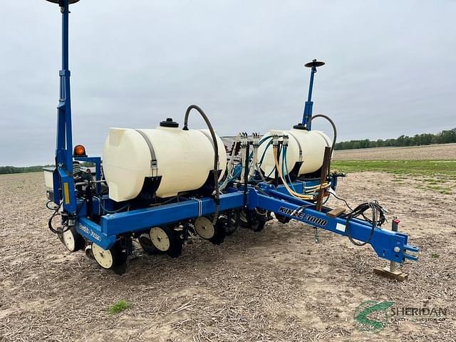 Image of Kinze 3000 equipment image 2